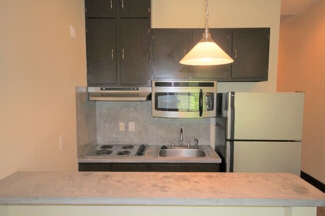 Building Photo - 710 S Medina St