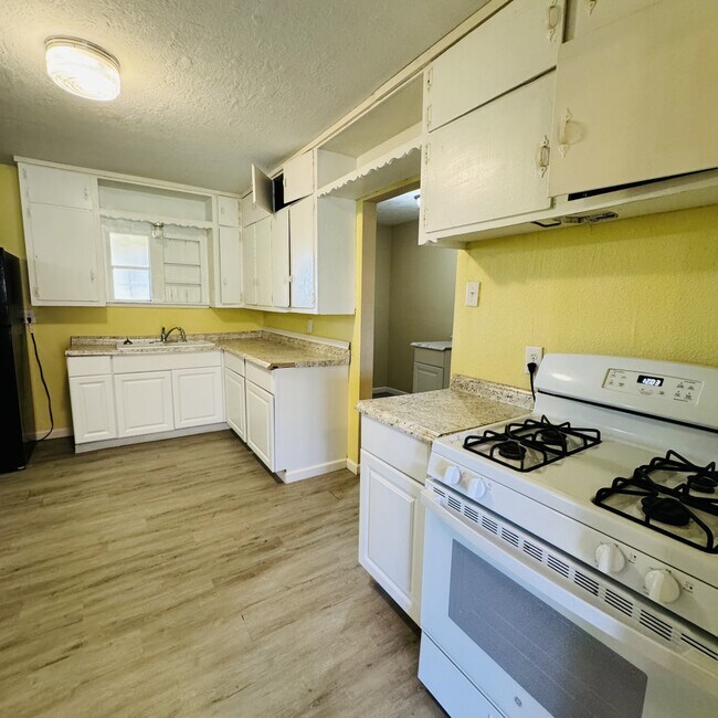 Foto del edificio - 3150 64th St