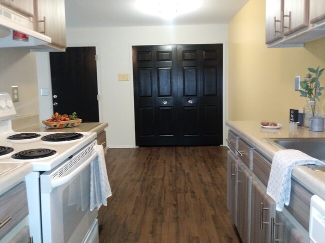 Building Photo - Farmington View Apartments - Farmington Hills, MI
