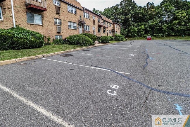 Foto del edificio - 40 College Dr