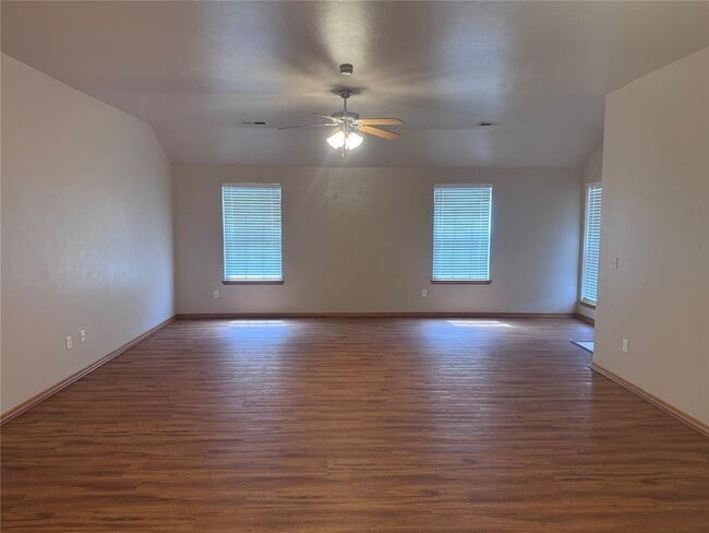 Foto del edificio - 1714 Riviera Ln