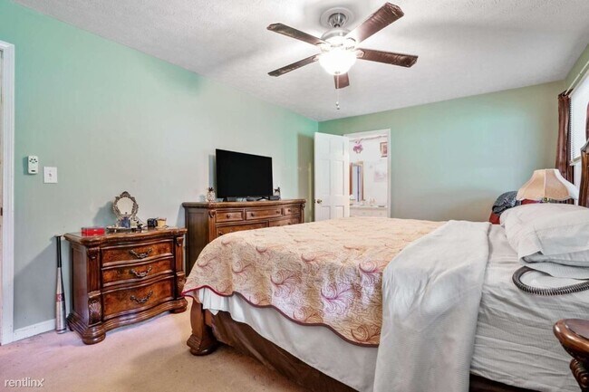 Building Photo - 3 br, 2 bath House - 3276 Old Salem Road SE