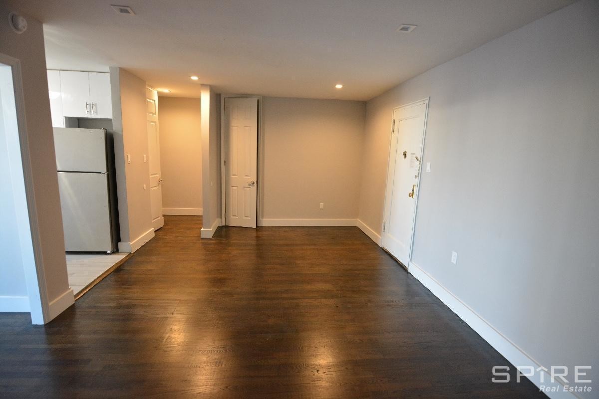 Primary Photo - 1176 Ocean Ave