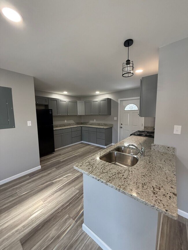 Foto del edificio - 1136 S Main St