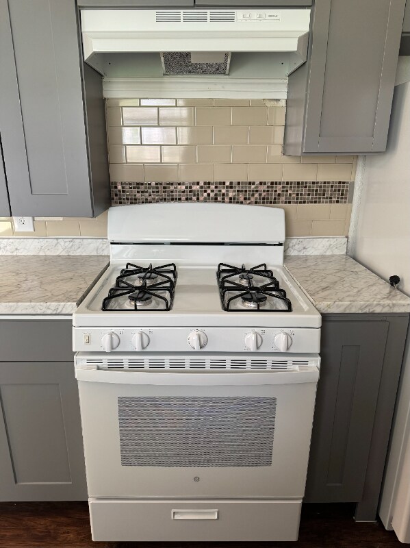 Foto del edificio - 5708 Glen Meadow Dr