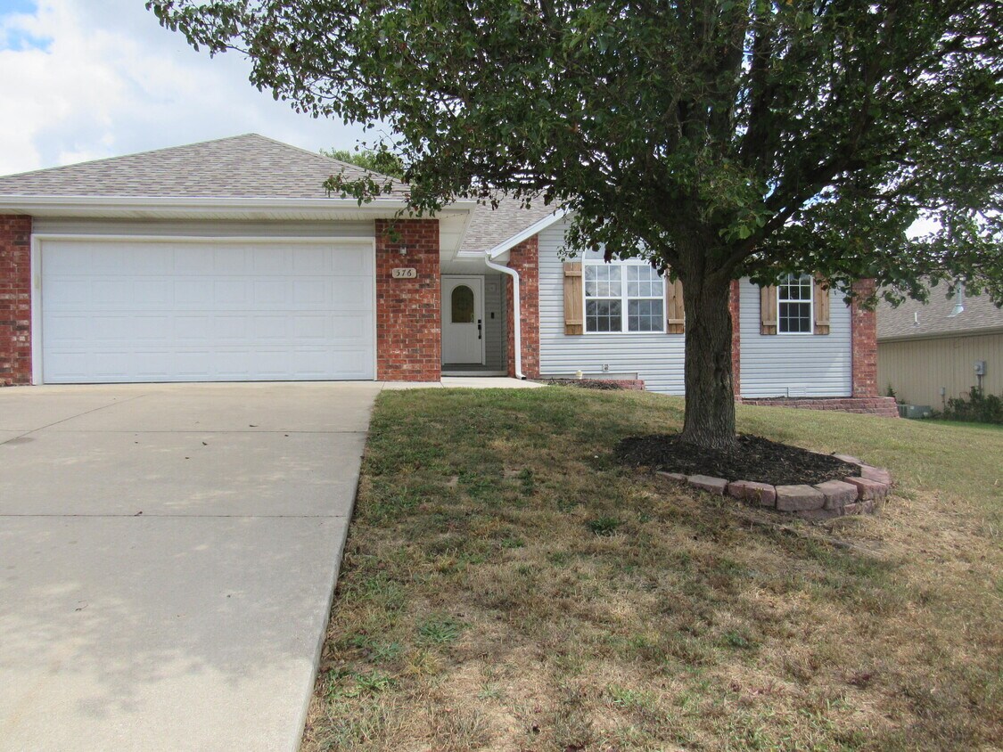 Primary Photo - 576 S Kingsgate Ct