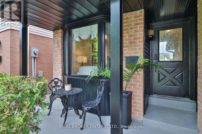 Photo du bâtiment - 3116 Keynes Crescent