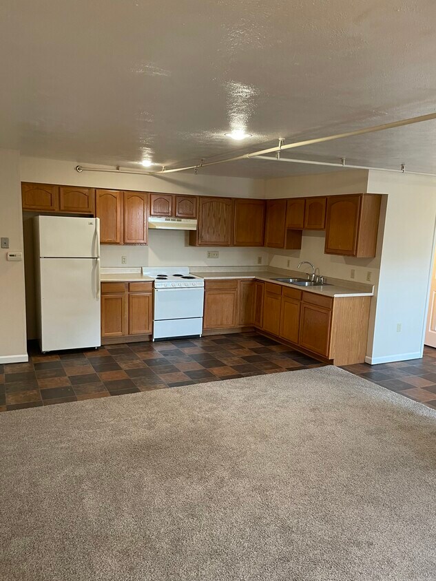 KITCHEN - 807 W Mission Ave