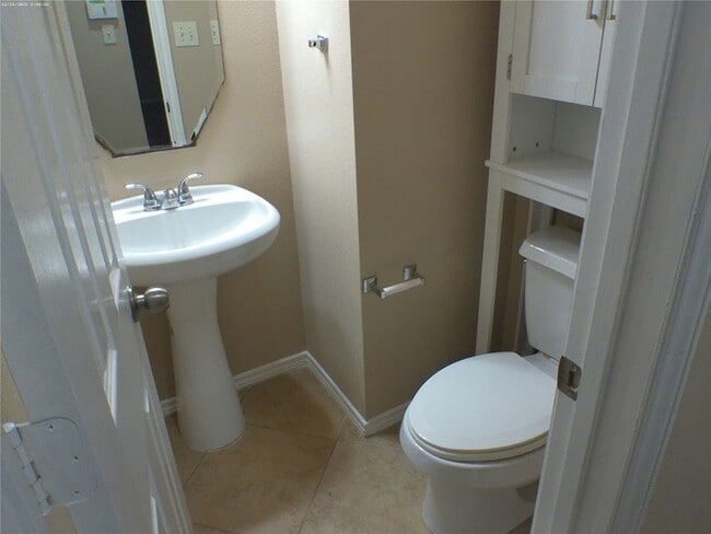 Building Photo - 20207 Emerald Cliff Ln