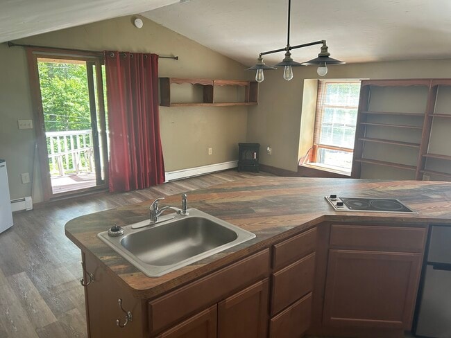 Large Studio -private - 11 Cotton Ct