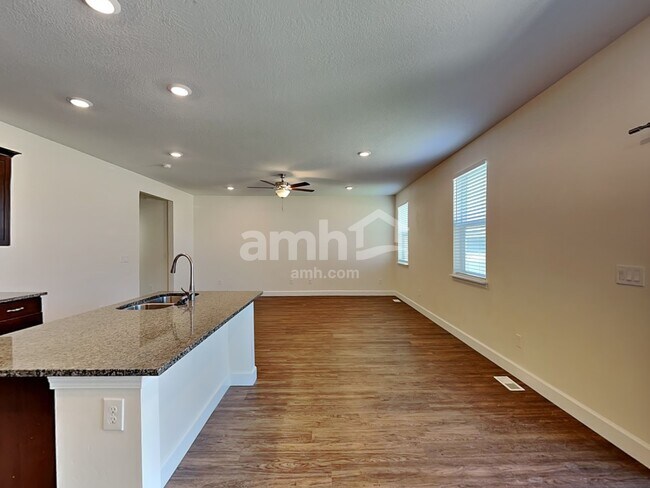 Foto del edificio - 2467 E Tumbleweed Rd