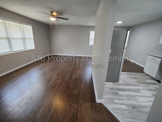 Building Photo - 7941 NE San Rafael Dr