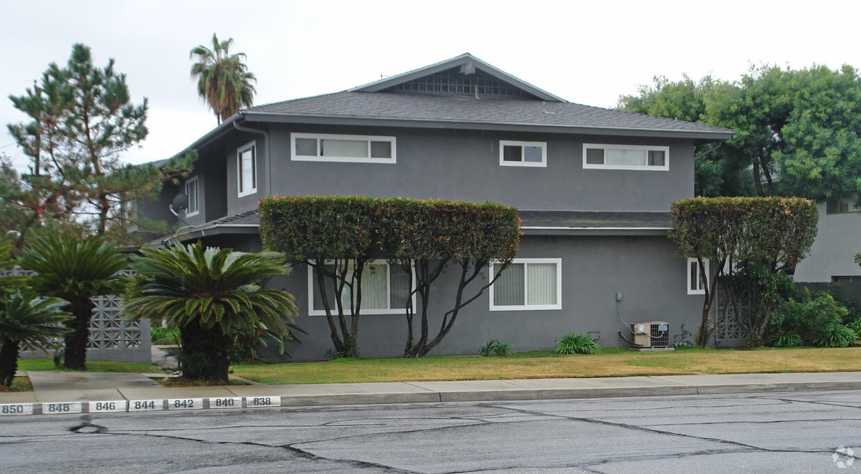 Primary Photo - 838 Maria Ave