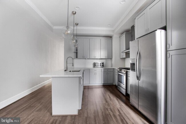 Foto del edificio - 27 N Collington Ave