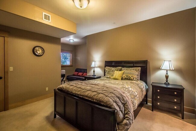 Foto del edificio - 1 Bedroom | 1.5 Bathrooms | 2 Flexible Bonus Spaces | Luxury Riverstone Condo