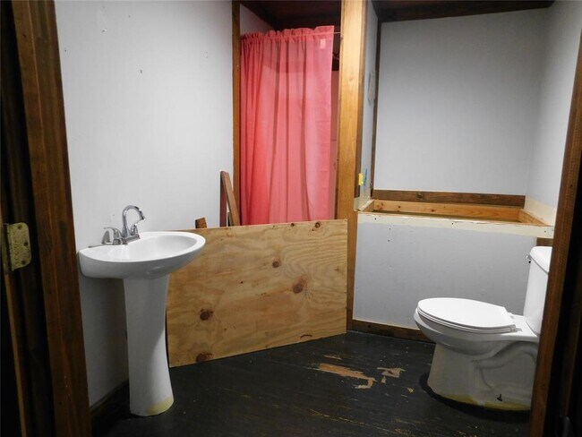 Building Photo - 171 Old Mill Center