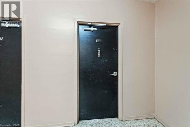 Building Photo - 269 Parkdale Ave N