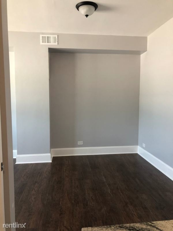 Foto del edificio - 2 br, 1 bath Apartment - 2949 W Peterson Ave