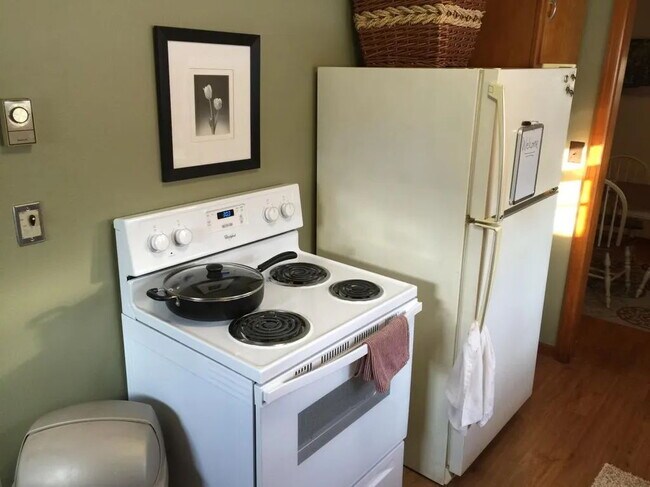 Foto del edificio - 2 Bedroom Single-Family Home with Garage