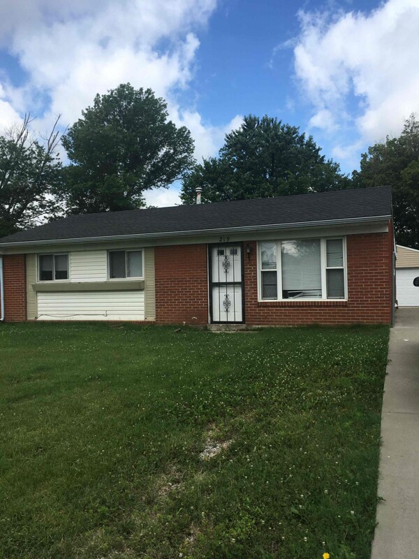 Foto principal - 219 Blossom Rd