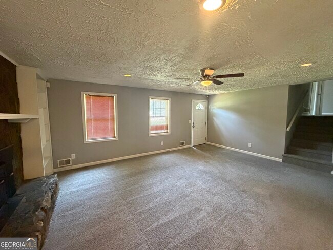 Building Photo - 125 S Meadowcliff Cir