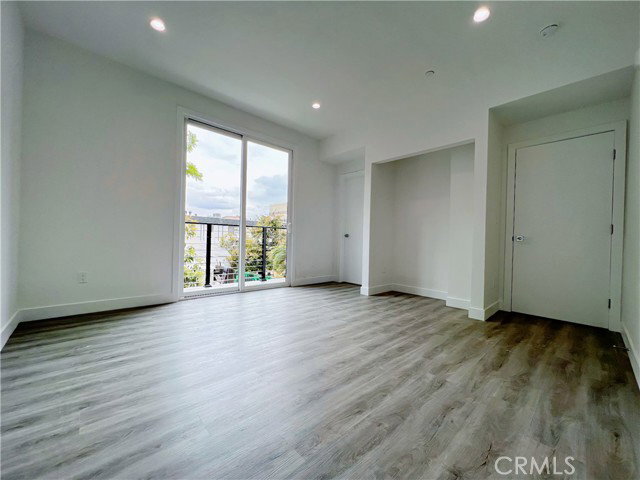 Foto del edificio - 95 Harkness Ave