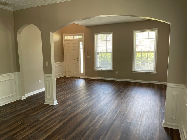 Building Photo - Spacious 4-Bedroom Home in a Quiet Union C...
