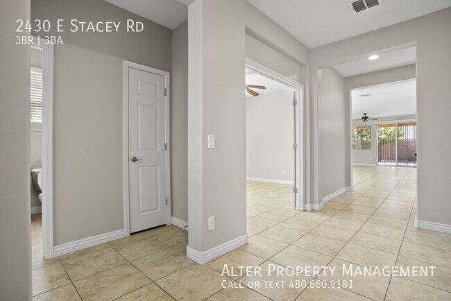 Foto del edificio - 2430 E Stacey Rd