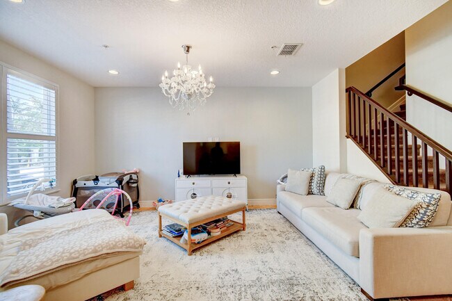 Foto del edificio - 4930 NW 15th Ave