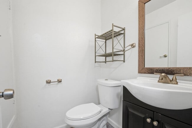 Building Photo - 2-Bedroom, 2-Bath Condo in Prime Torrance ...