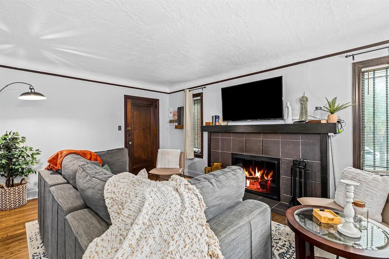 Primary Photo - 522 W Hudson Ave
