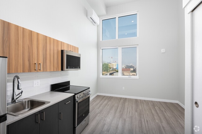 Loft 1BD, 1BA - 415SF - Ellis Apartments