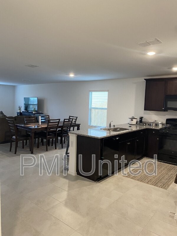 Building Photo - 325 Pueblo Bonito Trl