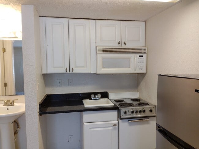 Building Photo - 2506 S Ocean Blvd