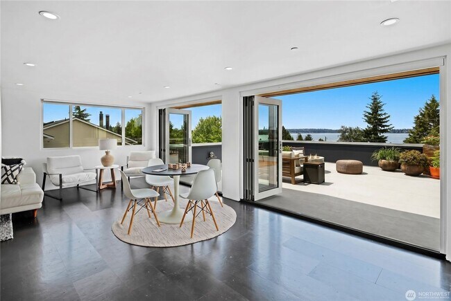 Foto del edificio - 6304 Lakeview Dr