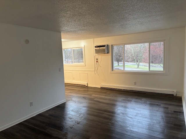 Building Photo - 595 Wagner Dr