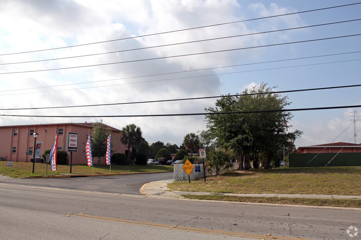 Foto del edificio - Tarpon Springs Manor Apartments