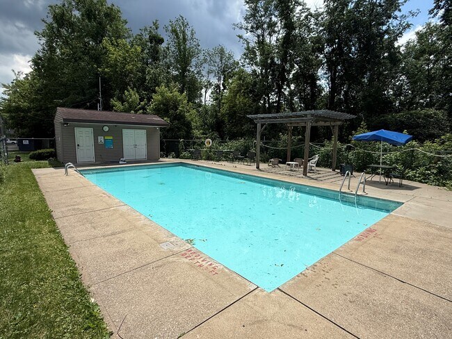 Piscina comunitaria - Arbor Park Apartments