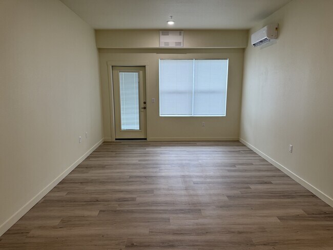 Building Photo - Jailen's Pointe Apartments
