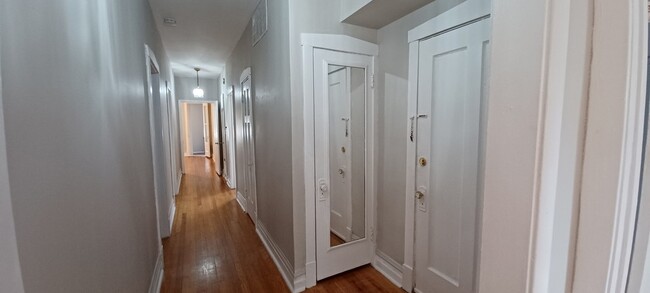 Foto del edificio - 4735 N Washtenaw Ave