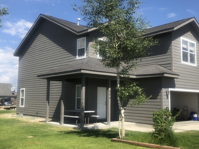 Building Photo - 406 Par Ave
