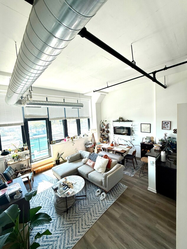 Foto principal - 1224 W Van Buren St