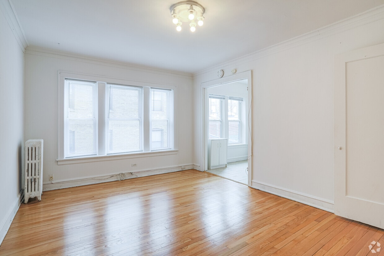 Primary Photo - 722 Clark St