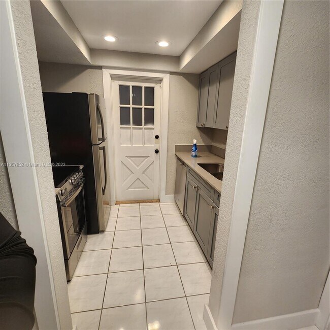Building Photo - 54 Isle of Venice Dr