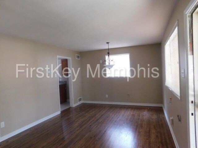 Building Photo - 518 McDermitt Rd