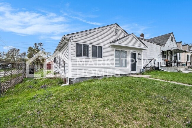 Building Photo - 18503 Riopelle St