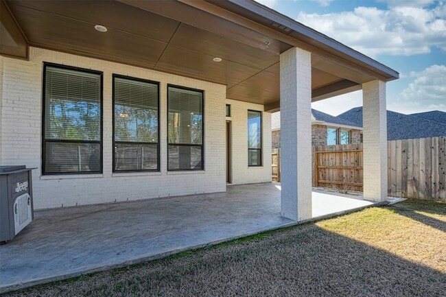 Building Photo - 17099 Crimson Crest Dr