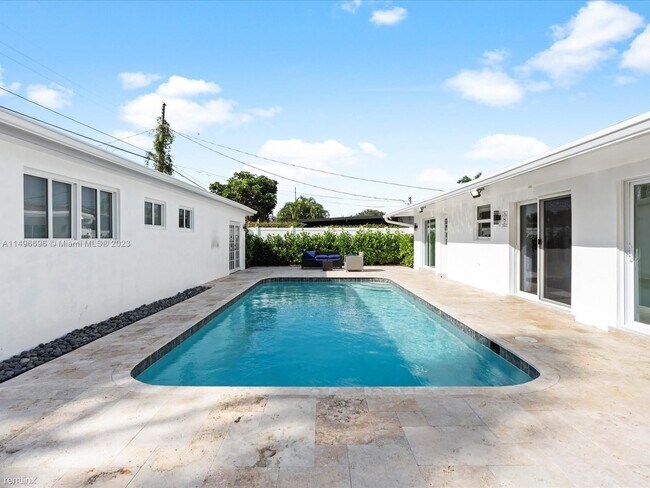Building Photo - 5 br, 3 bath House - 6340 Coolidge St # 0 1