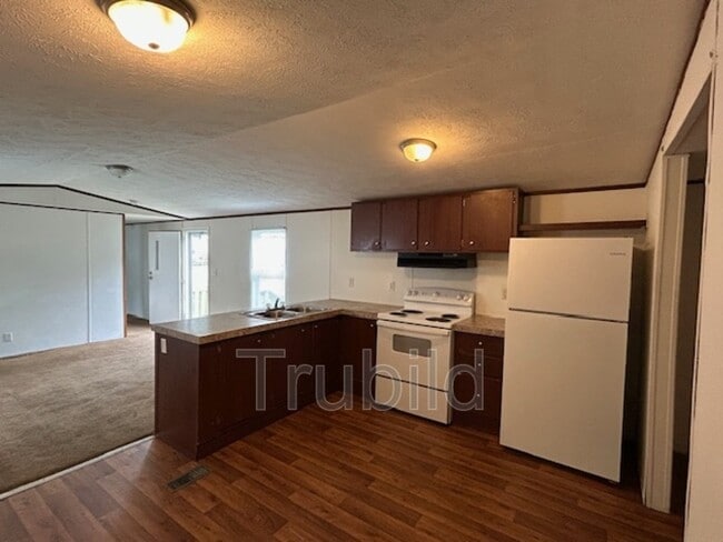 Building Photo - 11922 SC-64