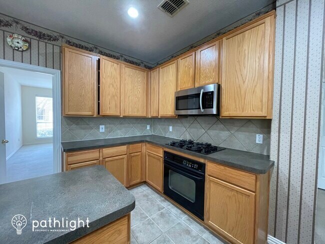 Foto del edificio - 2714 Serena Court, Garland, TX, 75040